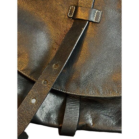 Kenneth Cole Black Leather Messenger Bag - Adjustable Strap - 16" x 12" - Picture 12 of 15